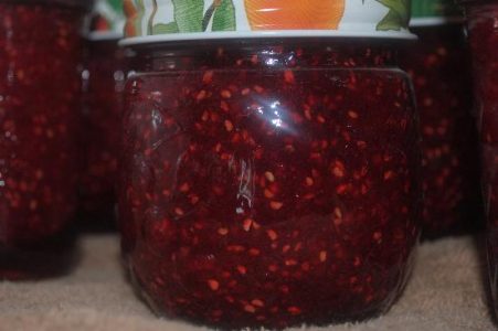 How to Make Raspberry Jam Image